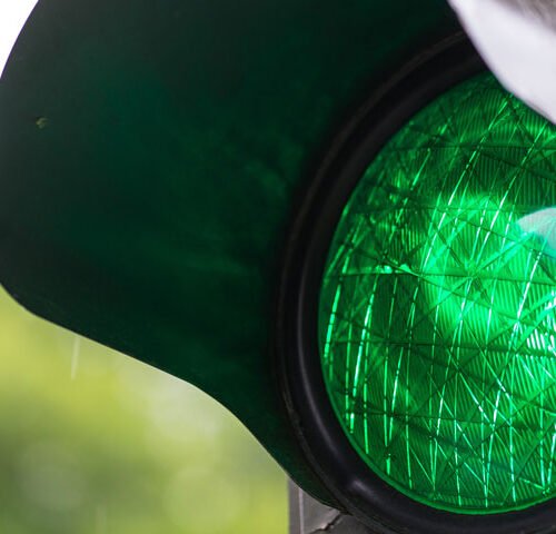 feat_stop-light feat_stop-light